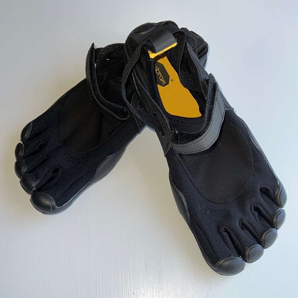 Size 41 Vibram Like New Five Fingers Toe Shoes